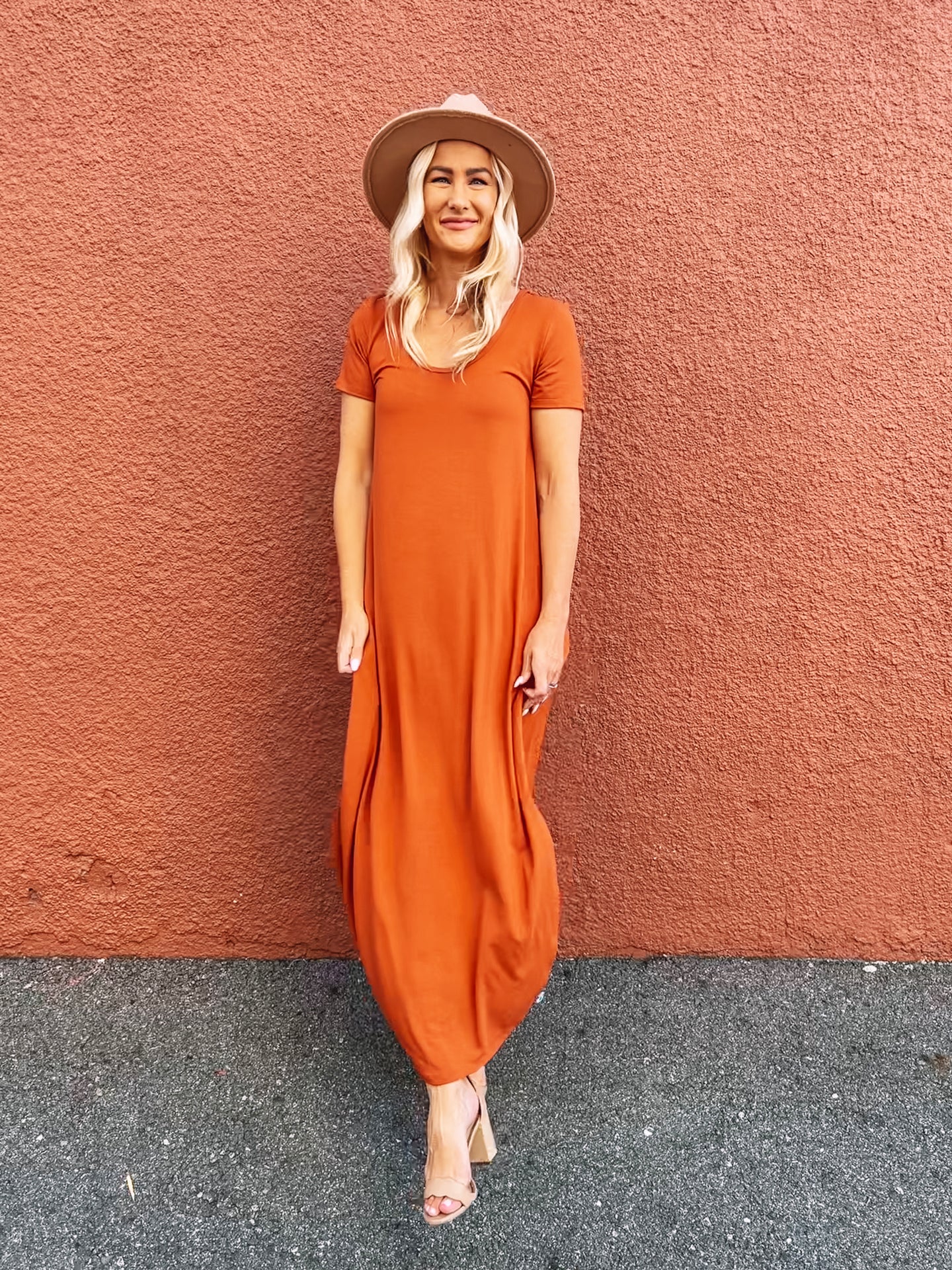Made in Canada. Women's Clothing. Bamboo fabric. OEKO-TEX certified. Women's dress. Super soft fabric. Maxi dress.